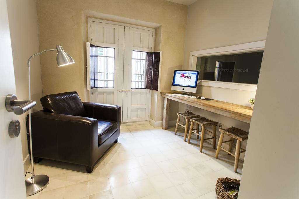 Hotel Boutique Elvira Plaza Seville Luaran gambar