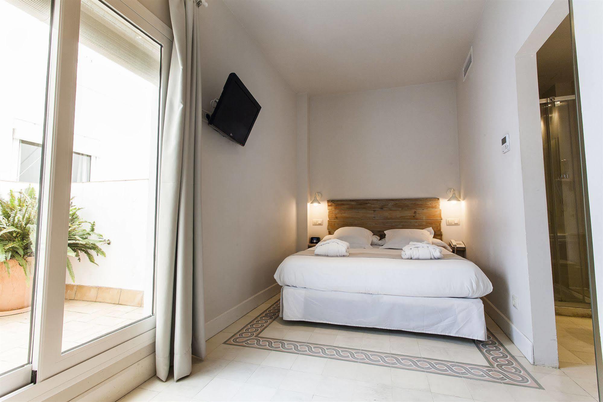 Hotel Boutique Elvira Plaza Seville Luaran gambar